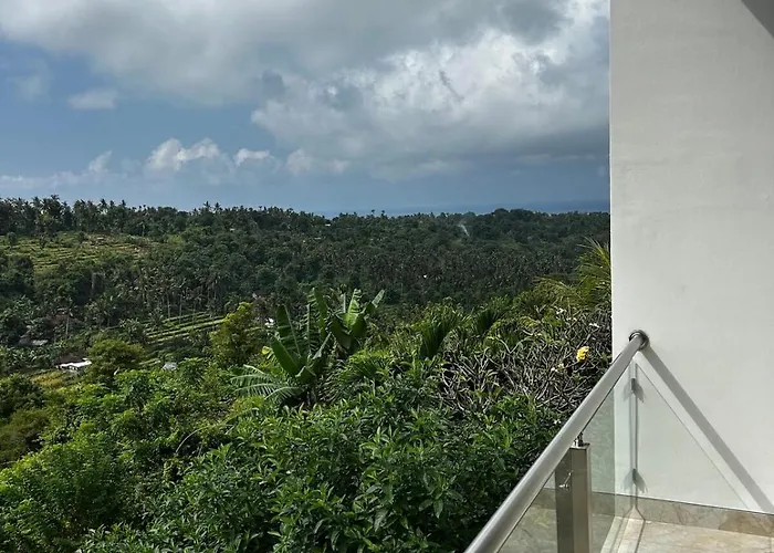 Umah Tumbu Villa, Private Seraya